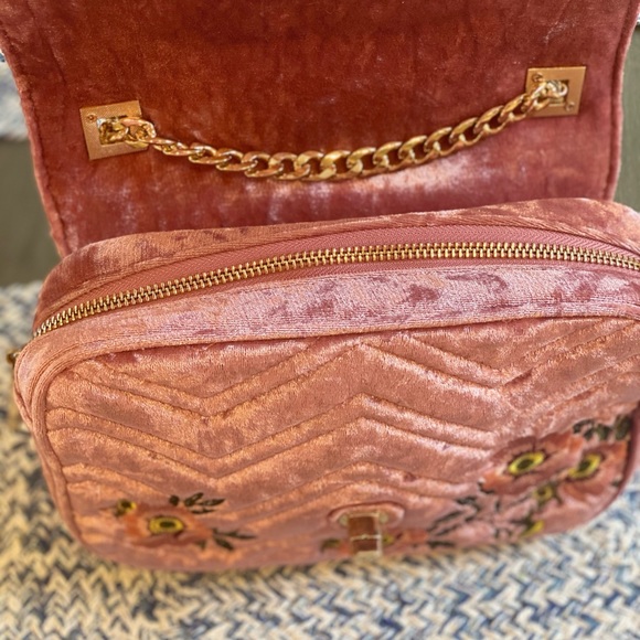 NWOT BEBE Velvet Suede Embroidered Crossbody Purse - Picture 4 of 7